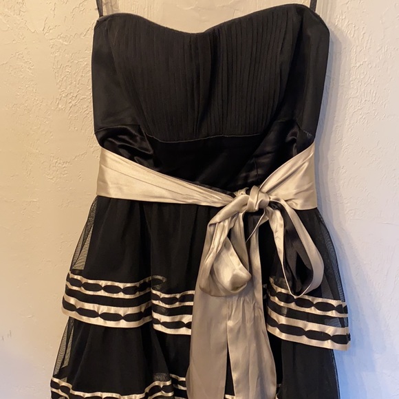 BCBGMaxAzria Formal/Cocktail/Prom Dress - Picture 2 of 6